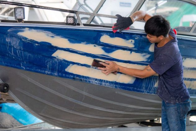 9-professional-tips-on-how-to-strip-paint-from-aluminum-boat