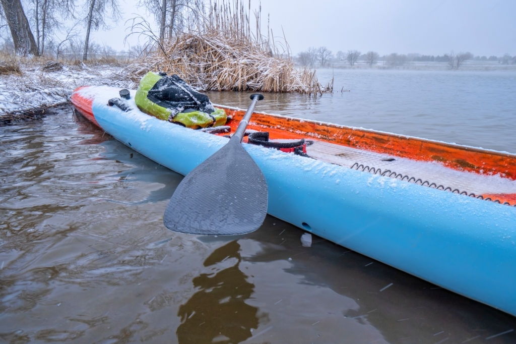 paddle boarding in cold weather