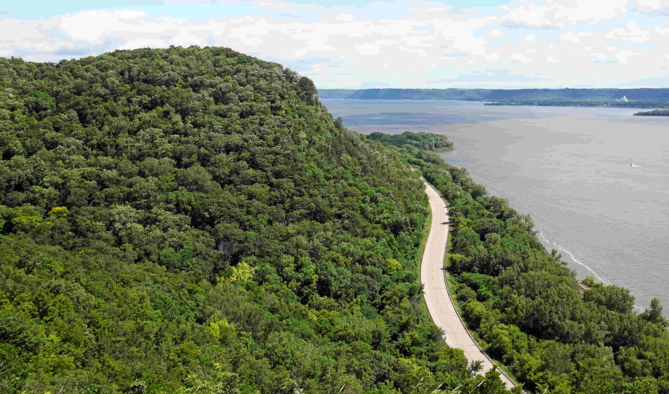 wisconsin great river road - best smallmouth lakes in wisconsin