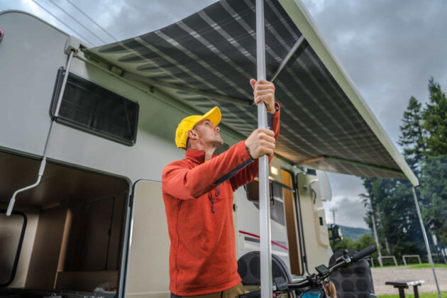 how much wind can an rv awning withstand