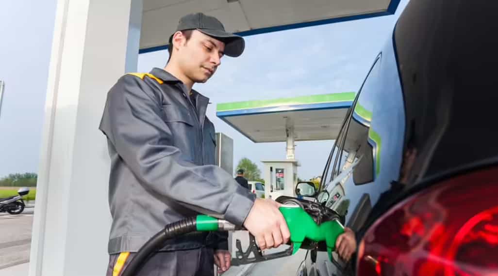 do you tip gas attendants in oregon